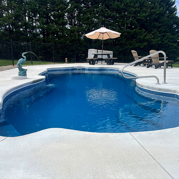 freeform fiberglass pool